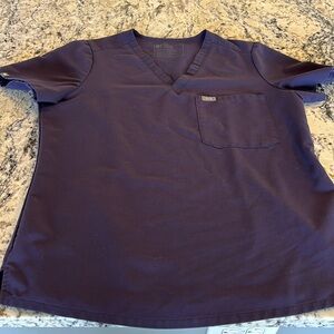 Figs women’s medium purple shadow Catarina one pocket scrub top.